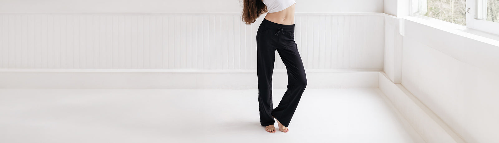 Essential Bootcut Yoga Pants, Back Pockets (Navy Blue) – Yogipace