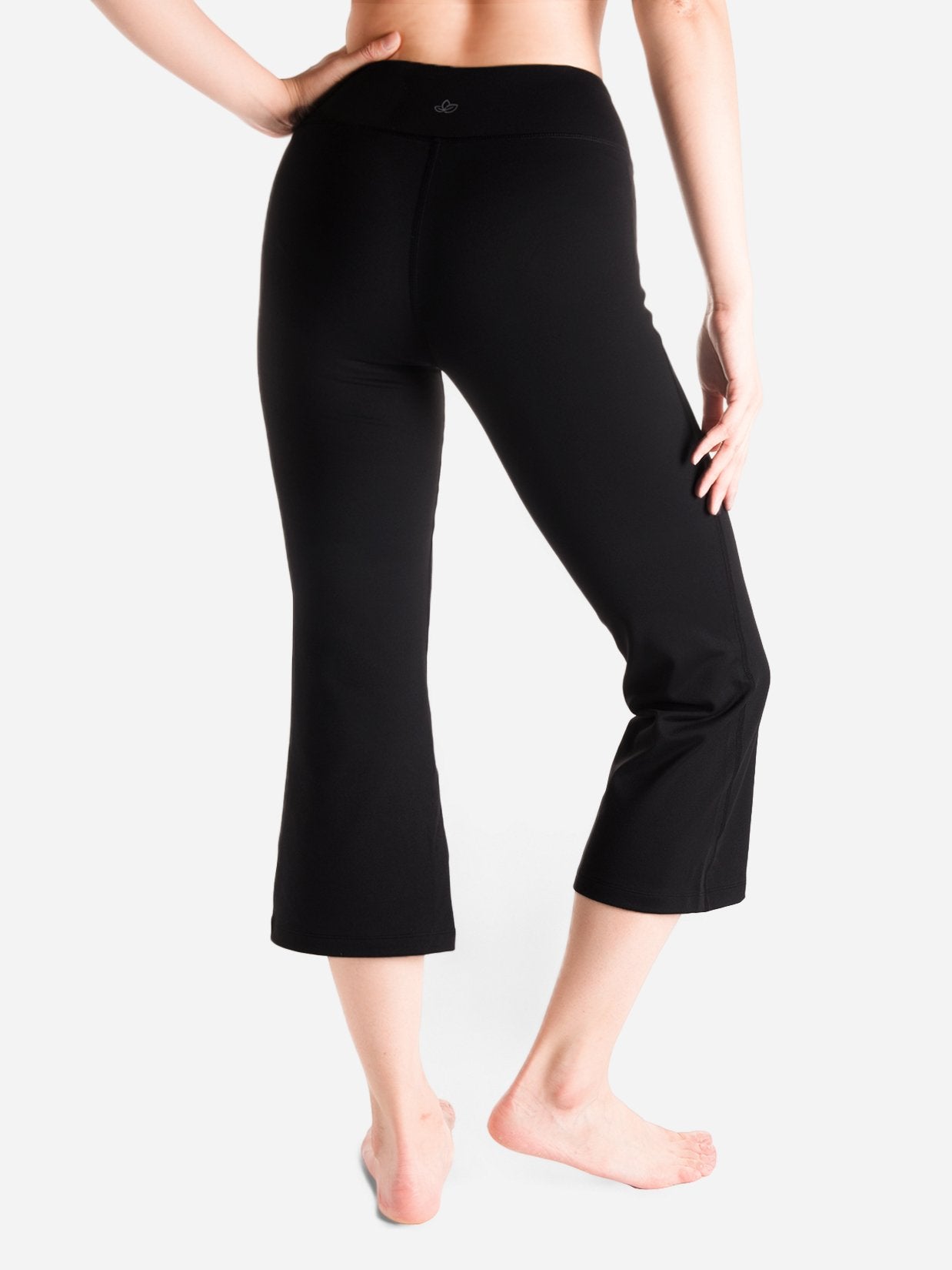 Essential Flare Capri Yoga Pants, Side Pockets image 1