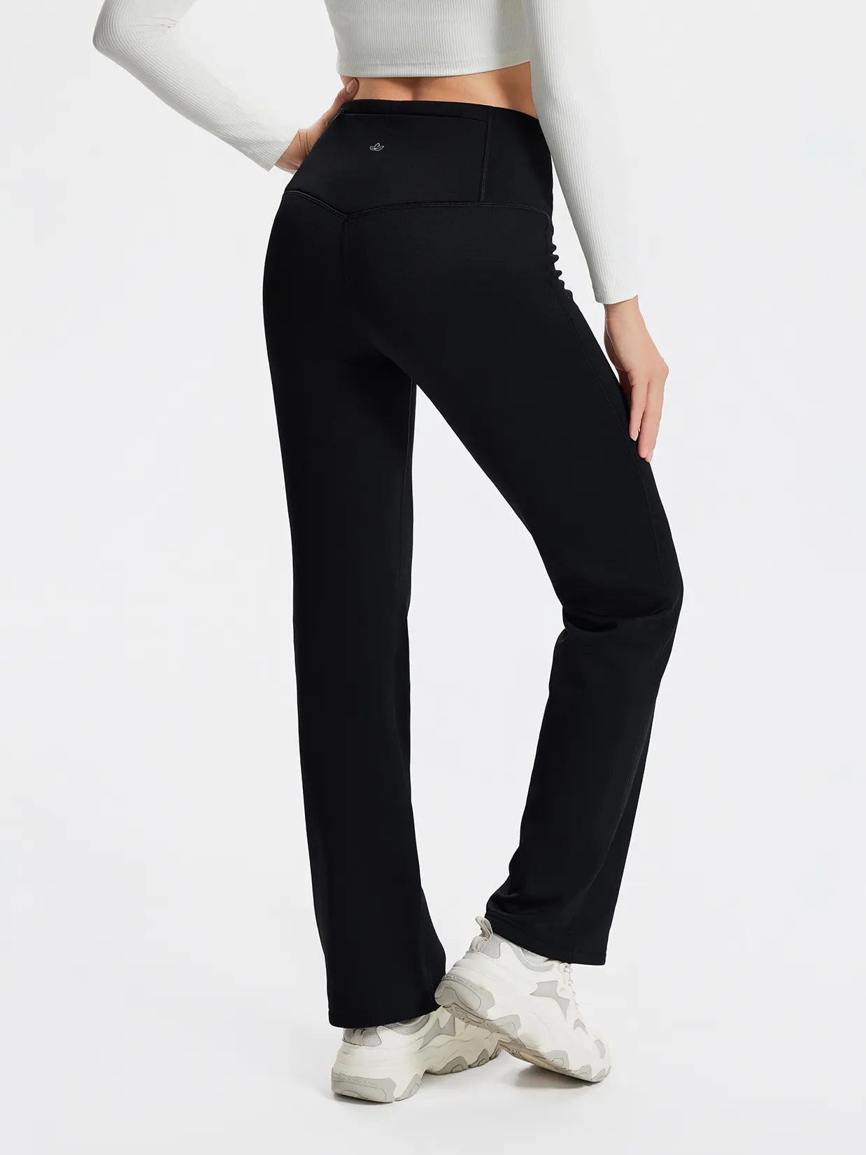 Women's Fleece Lined Straight Leg Sweatpants with Pockets #color_Black